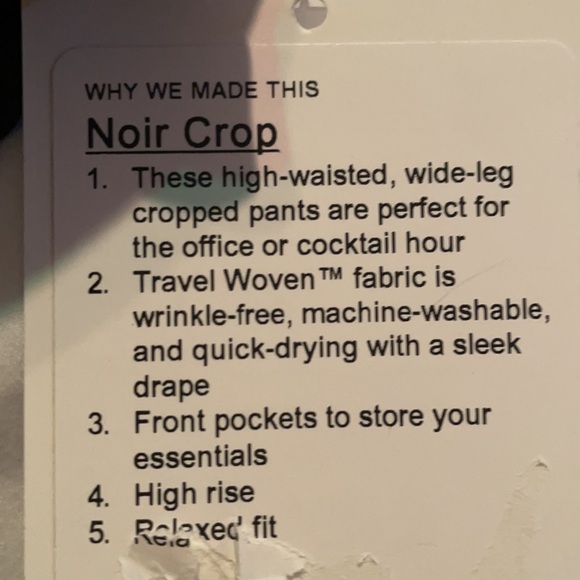 Black Lululemon Crop Noir Gathered waist with bow. - Picture 3 of 4